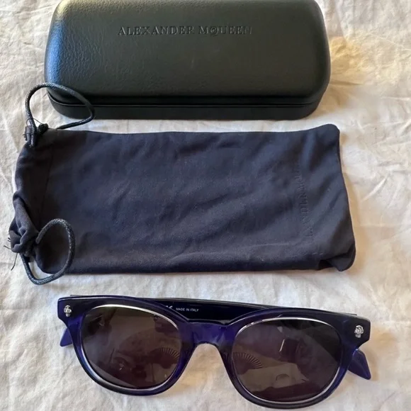 Alexander McQueen Blue Sunglasses- Like New - Picture 2 of 7